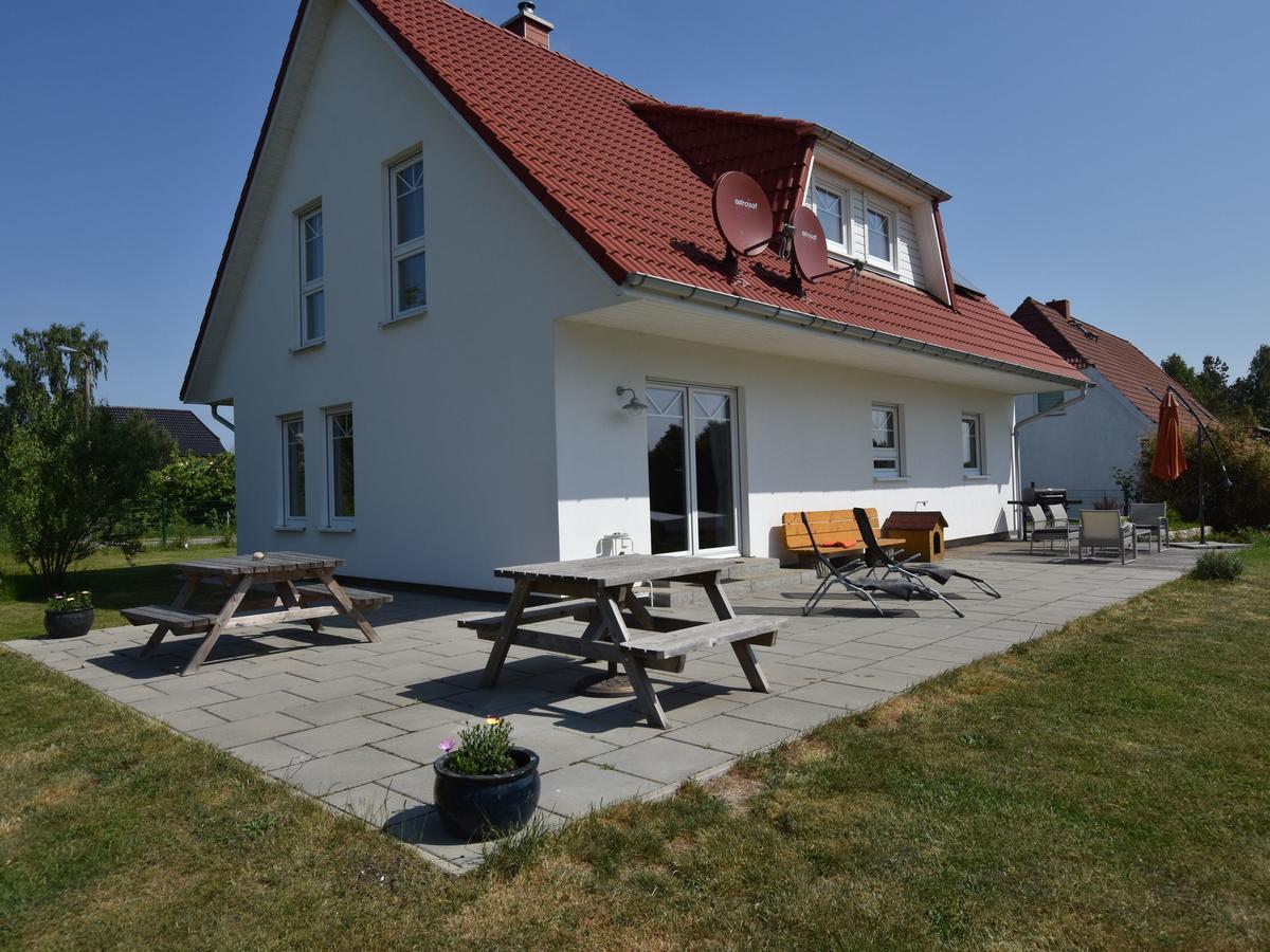 Spacious Holiday Home In Hornstorf With Trampoline Exteriör bild